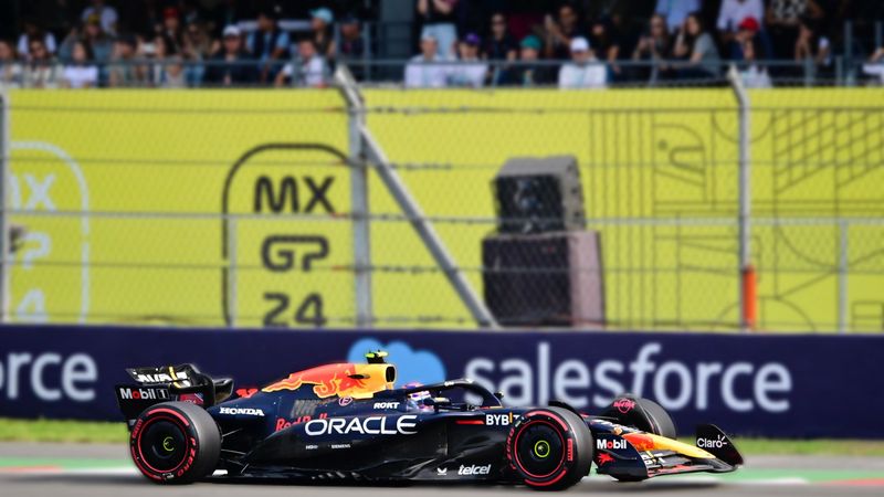 A Formula 1 car at the Autódromo Hermanos Rodríguez